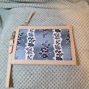 Spartina 449 Blue and Cream Floral Ginny Wristlet Leather and Linen